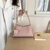 Nova Bolsa de Ombro Tecida para Axila 2026 para Mulheres, Bolsa de Ombro de Nicho de Luxo, Estilo Coreano, Alto Valor Estético, Bolsa de Mão Versátil