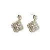Pendientes de Flor de Perla y Circonita de Moda y Exquisitos para Mujer Pendientes de Gama Alta Retro Francés Pendientes Versátiles de Lujo Ligero de Nicho