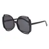 Gafas de sol de moda europeas y americanas con montura grande, nuevas gafas de sol de moda con montura hueca, gafas de sol tipo visor para mujer, gafas retro de venta caliente transfronteriza