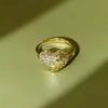 Anel Coreano Transfronteiriço com Textura de Diamante em Forma de Coração para Mulheres Cobre Banhado a Ouro Luxo Leve Alto Padrão Textura de Coração Anel Aberto