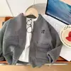 Cardigã de tricô para meninos 2026 primavera e outono novo estilo moda infantil tricô estilo coreano peça externa com zíper