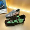 Gu Yun Colección Europea 2026 Verano Nuevos Zapatos Planos de Encaje Retro para Mujer con Hebilla de Cinturón Zapatos de Entrenamiento Alemanes