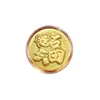 2027 Año de la Oveja Estilo Nuevo Oveja de Dibujos Animados Lámina de Oro Moneda de Oro Sobre Rojo Celebración de Año Nuevo Banco Seguro Exposición Sobre Rojo