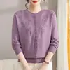 Suéter Feminino para o Outono de 2026, Novo Estilo, Gola Redonda, Bordado Tridimensional, Camada Interna Elegante para Mulheres de Meia-Idade e Idosas