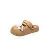 Tamancos Decorativos de EVA com Solado Grosso, Respiráveis, Antiderrapantes, com Estampa de Desenho Animado Simples, para Uso Externo na Praia em Férias, com Design Fechado na Ponta