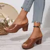 Sandálias de Salto Alto Bloco Peep-Toe Slip-On Moda Verão Novo para Mulheres, Estilo Europeu e Americano, Sandálias de Salto Bloco Tamanho Grande para Mulheres