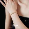Pulsera de Flor Romboidal de Zirconia Electrochapada en Oro Real Nicho Lujo Accesible Pulsera Exquisita Elegante de Alta Gama Versátil Joyería de Mano para Mujer