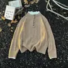 Novo Suéter Cardigan Masculino Outono/Inverno 2026, Estilo Casual Preguiçoso Retrô Americano, Suéter de Tricô Trançado, Peça para Casal, Tendência