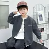 2396 Conjunto de Tres Piezas de Moda Otoñal para Niños, Ropa Infantil Estilo Coreano para Primavera y Otoño, Nuevo Cárdigan para Niños 2026