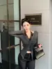 Blusa Longa com Forro de Lã Renda Francesa com Design de Bojo, Top Sexy Falso Duas Peças com Alça no Pescoço para Mulheres, Inverno