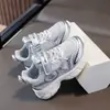 Zapatos deportivos para niños con superficie de piel, unisex, con cierre de velcro, nuevos zapatos casuales de otoño para niños, suela suave, zapatos de papá antideslizantes