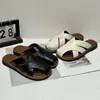 Mules Femininas de Verão com Biqueira Aberta para Uso ao Ar Livre 2026 Nova Moda Sandálias Planas Vazadas Slip-On Sapatos Preguiçosos para Mulheres
