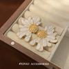 Pendientes de gota de aceite con flores retro de color 2024, nuevos pendientes de moda de nicho con diseño de personalidad y temperamento de otoño e invierno.