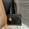 Otoño e Invierno 2025 Estilo Coreano Retro Más Fácil de Combinar Bolso Grande de Hombro Bolso de Mano Texturizado de Gran Capacidad Estilo Universitario Bolso Grande para Viajes