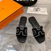 Chinelos H para Mulheres para Uso Externo 2026 Novo Estilo de Verão Chinelos de Solado Plano com Strass Sandálias Casuais de Praia para Exterior Baidu