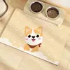 El tapete de comedor específico para mascotas es impermeable, resistente a las manchas, antideslizante, engrosado, a prueba de fugas, resistente a la suciedad, resistente al desgaste y fácil de limpiar, evitando que la comida se derrame mientras come