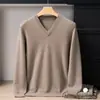 Suéter de cashmere grosso de fio duplo para homens, outono e inverno, gola V, mangas compridas, pulôver, top de malha solta para usar por baixo