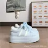 Zapatos Originales de Suela Gruesa Estilo Coreano 2026 Nuevos de Primavera Versátiles Zapatos Blancos Casual para Estudiantes Nicho Versátiles Zapatos de Tabla Modernos