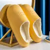 Nuevas zapatillas de algodón impermeables de comercio exterior transfronterizo para otoño e invierno para uso doméstico, zapatillas de algodón antideslizantes para interiores con forro de felpa, adecuadas para usar en exteriores y para el calor del hogar