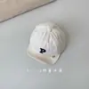 Gorra de béisbol fina de algodón con estampado de letras estilo coreano para primavera y verano, adecuada para niños y niñas, bebés, infantes, con visera suave para protección solar