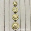 Sombrero de paja a rayas, botones metálicos, abrigo de moda estilo Chanel, suéter de punto, abrigo de lana, gabardina, botones decorativos de pelo
