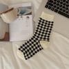 Calcetines de mujer en stock, otoño e invierno, gruesos, a cuadros japoneses, hasta media pantorrilla, de algodón negro cálido para invierno, al por mayor