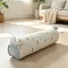 Almofada Rolo Listrada de Gaze de Algodão Puro Camada Dupla Orelha de Coelho Renda Almofada Cilíndrica Almofada para Dormir de Lado Almofada para Prender as Pernas Almofada de Encosto de Sofá Almofada de Cabeceira