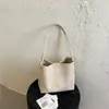 Bolso tote tejido de estilo coreano, versátil, de nicho, modelo nuevo otoño 2026, bolso cruzado versátil de gran capacidad para el trabajo