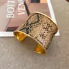 Pulseira Redonda Geométrica de Resina Estilo Metal Europeu e Americano Transfronteiriça, Pulseira de Luxo Leve de Alta Qualidade, Joia Única e Exagerada