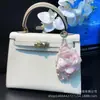 Cadena Creativa de Rosa para Teléfono Móvil Cadena Colgante de Flor de Tela Hecha a Mano Perla de Cristal Mariposa Cadena Colgante para Bolso de Hada Cadena Nueva para Mujeres