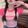 Camiseta de manga corta bordada para mujer, diseño de verano, estilo nicho, corte entallado, dulce y sexy, top corto de moda.