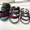 Faixa de Cabeça Larga Listrada Estilo Vintage para Mulheres 2025 Nova Faixa de Cabelo Presilha de Cabelo com Topo Alto Acessório de Cabelo da Moda