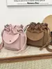 Bolso Casual Pequeño Simple 2026 Nuevo Estilo Bolso Cubo de Lona con Cierre de Cordón de Alto Valor Color Puro Elegante Bolso Cruzado