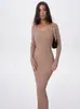 Vestido de Punto Estilo Puramente Sexy, Nuevo Modelo Otoño e Invierno, Cuello en V con Diseño Floral Tridimensional, Mangas Largas, Corte Ajustado, Vestido Bodycon para Mujer