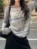Cárdigan de Punto Jacquard con Cuello Redondo Estilo Coreano para Mujer 2026 Moda Otoño Prenda Exterior Reductora de Edad de un Solo Botón Top Tendencia A14537