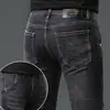 Calça jeans masculina de marca italiana de alta qualidade e tendência, coleção outono e inverno 2026, calça casual slim fit elástica preta e cinza com forro de fleece