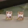 Aogu Moda Transfronteiriça Luxo Acessível Cobre Banhado a Ouro 18K Zircônia Brilhante Brincos Retangulares Femininos Nicho Retro Versáteis Novos