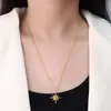 Corea del Sur Temperamento Internet Trendy Acero de Titanio Chapado en Oro de 18K Collar de Estrella para Hombre Cadena para Clavícula para Mujer Diseño Nicho Joyería Trendy