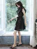 Yang Xiaojuan 2026 Primavera/Verão Estilo Francês Renda Solúvel em Água Crochê de Folhas Vestido Romântico com Mangas Volumosas Roupas Femininas