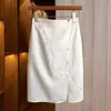 Saia Curta Leve Estilo Chinês para Mulheres, Nova Coleção Primavera 2026 com Design Jacquard Estilo Chinês, Novo Modelo com Botão de Pérola e Fenda Lateral, Saia Inspirada no Zen