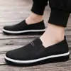 Zapatos sin cordones para primavera y otoño al por mayor transfronterizos con suelas de goma antideslizantes, zapatos casuales para hombre, zapatos de punto volador transpirables y resistentes al olor