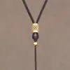 Colar com Pingente Ajustável Banhado a Ouro com Pingente de Jade e Amuleto de Buda Dourado