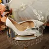 Zapatos de tacón de aguja con punta 2026 modelo nuevo en color albaricoque, elegantes zapatos de tacón alto para mujer que no cansan los pies, con detalle de lazo, acabado satinado, absolutamente hermosos