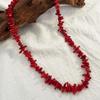 Collar de cuentas de piedra natural irregular roja Barros de playa retro vintage, cadena de clavícula de moda nicho