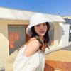 Sombrero de Paja Estilo Chanel Pequeño con Cinta de Satén Incrustada de Diamantes Personalizado Elegante Combinable a la Moda para Mujer de Ala Ancha para Protección Solar