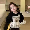 Conjunto de niña estilo coreano 26 otoño ribete de encaje sudadera infantil de manga larga pantalones casuales versátiles con estampado de leopardo conjunto de dos piezas