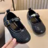 Zapatos de salón de estilo Chanel para niña, nueva colección primavera/otoño 2026, zapatos de cuero plateado estilo coreano, elegantes y chic, zapatos de princesa