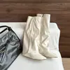 Design moderno faz as pernas parecerem finas calças brancas com bota na perna 2026 Verão Novo Influenciador digital tamanho plus size bico fino salto anabela botas de salto alto acima do joelho