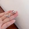 Pendientes coreanos sencillos de estilo frío con forma de corazón, tipo C, con diseño de nicho de moda y hebilla para las orejas, de celebridades de Internet.