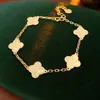 Pulsera Colgante Plegada de Flor Metálica Europea y Americana, Pulsera de Gama Alta de Nicho, Pulsera de Estilo Moderno, Sencillo y Genial